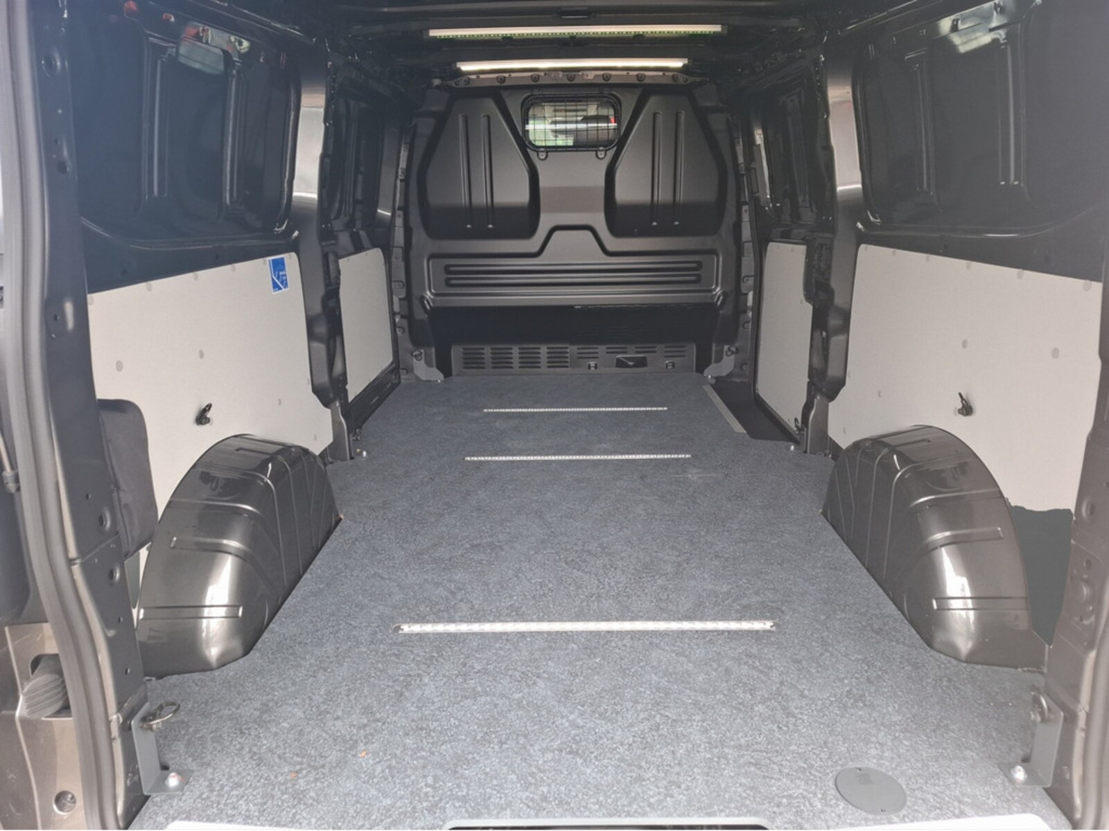 Volkswagen Transporter Kasten langer Radstand – Bild 20