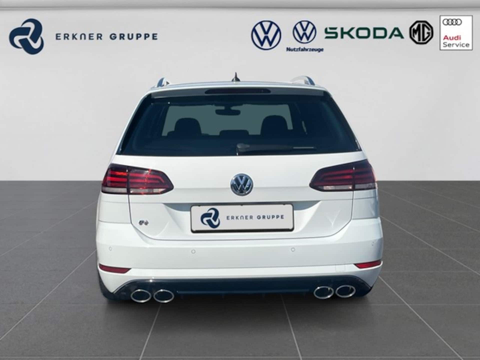 Volkswagen Golf Variant R