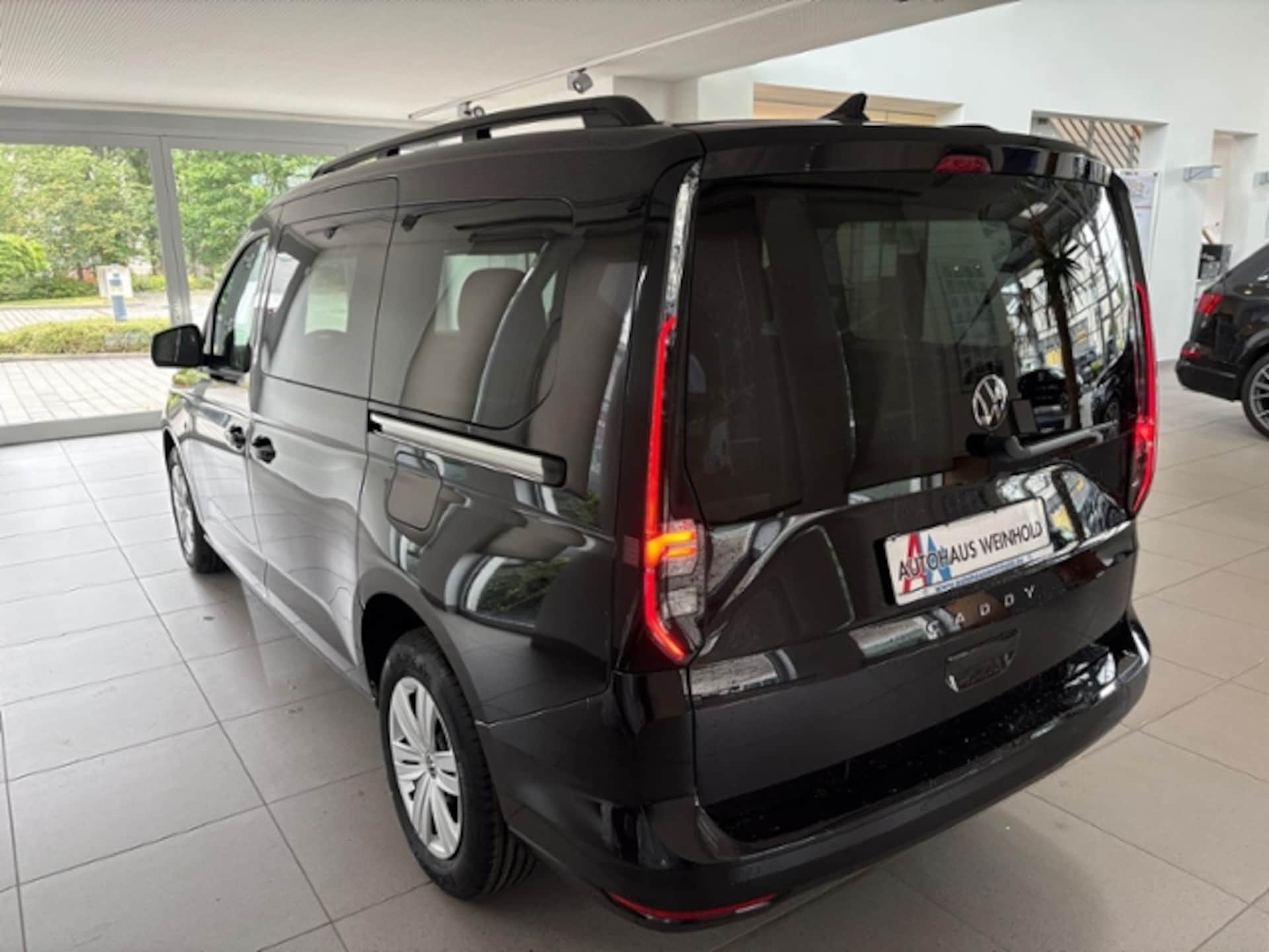 Volkswagen Caddy Maxi Basis-Modell