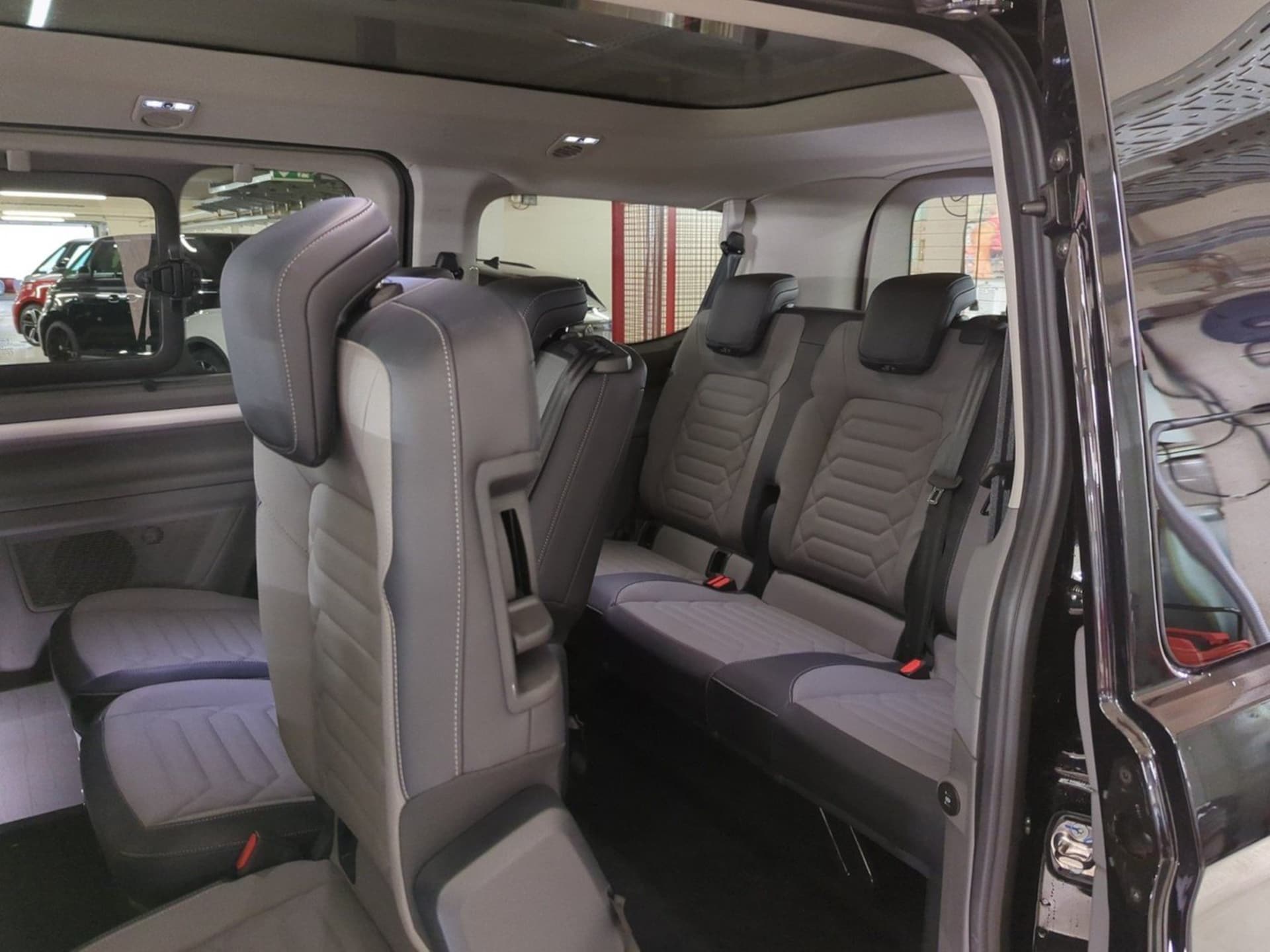 Volkswagen e-Caravelle Style