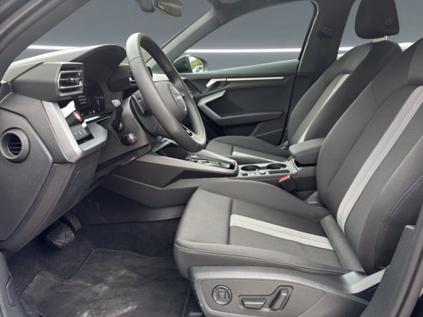 Bild über Audi A3 Sportback 30 TFSI S tronic - für weitere Informationen kontaktieren Sie den Audi Partner