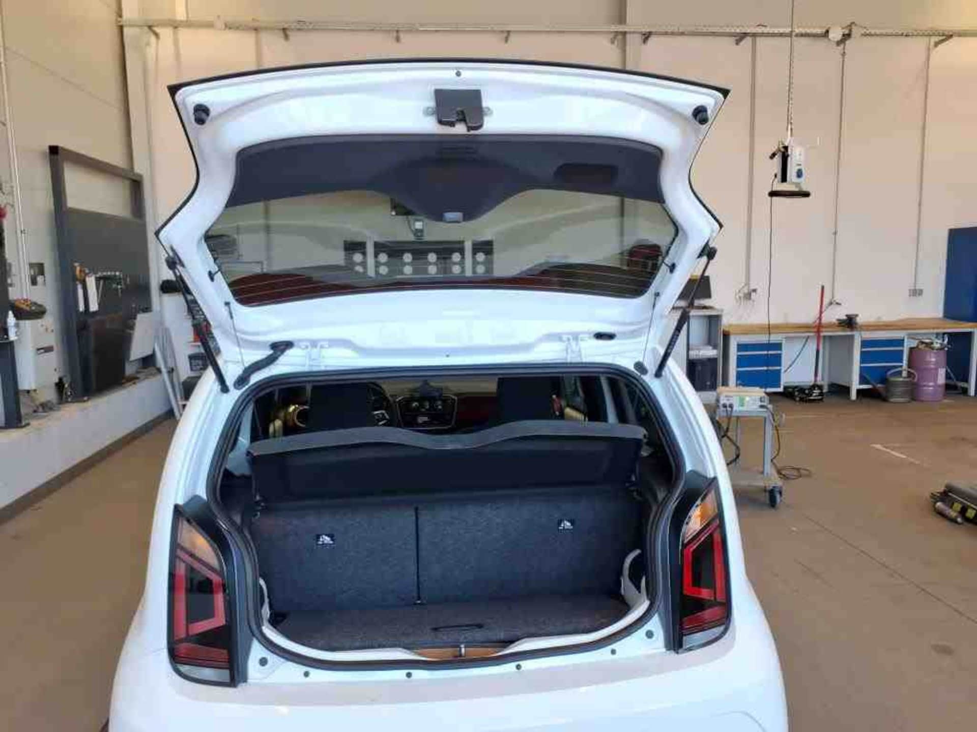 Volkswagen up! GTI
