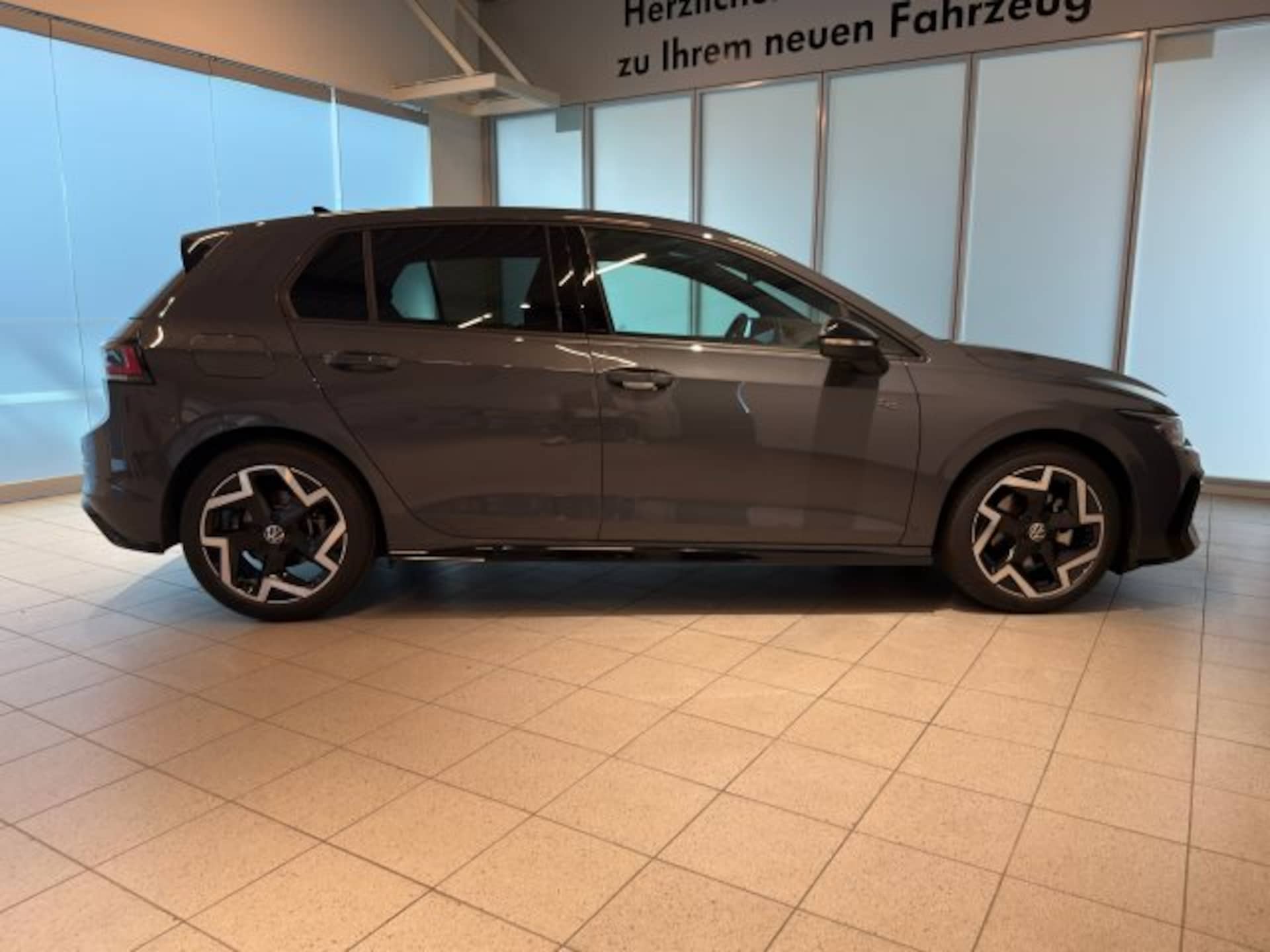 Volkswagen Golf R-Line