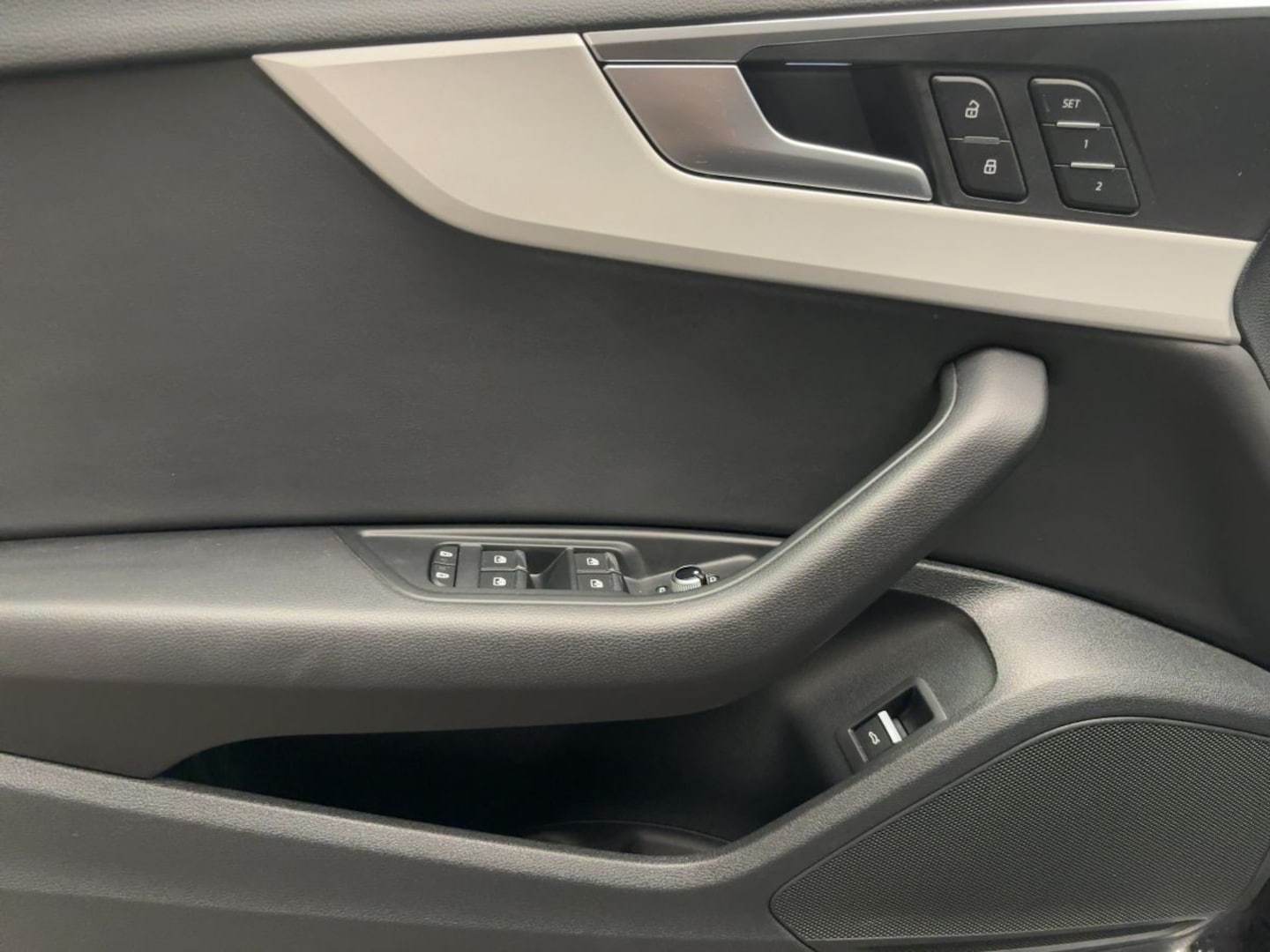Bild über Audi A4 Avant advanced 35 TFSI S tronic - für weitere Informationen kontaktieren Sie den Audi Partner
