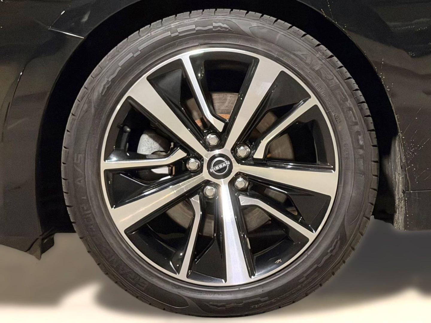 2023 Nissan Maxima SV - Photo 11