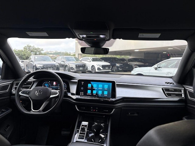 2025 Volkswagen Atlas Cross Sport SE w/Tech - Photo 18