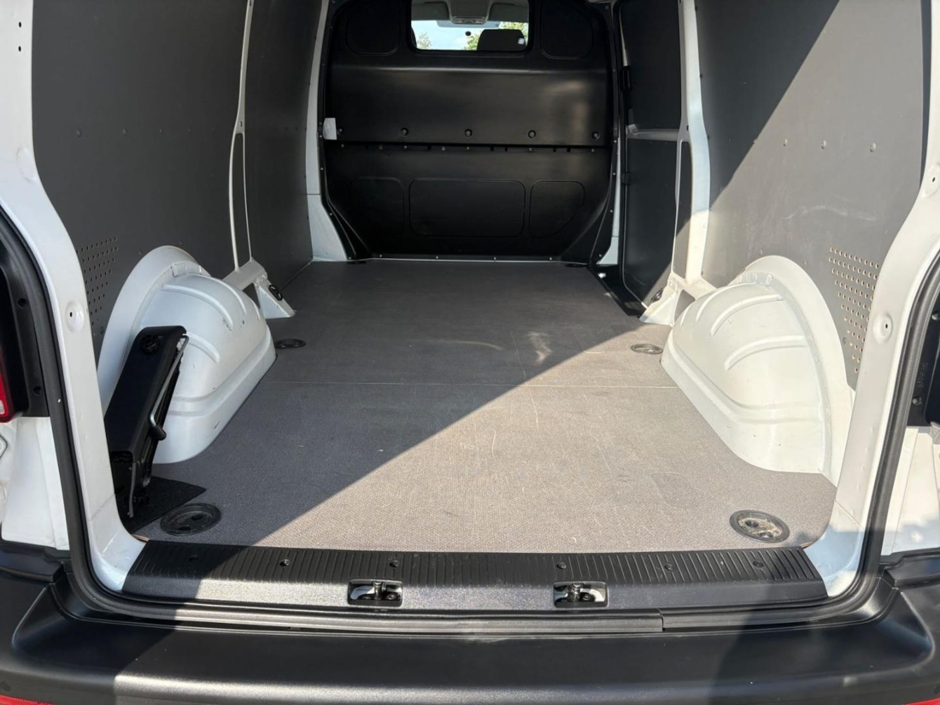 Volkswagen T6.1 Transporter Kasten langer Radstand