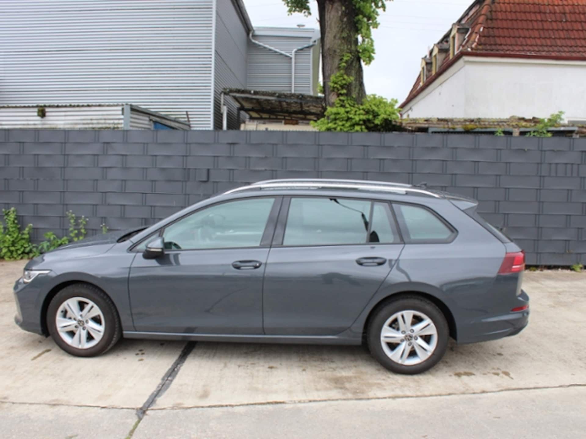 Volkswagen Golf Variant Life