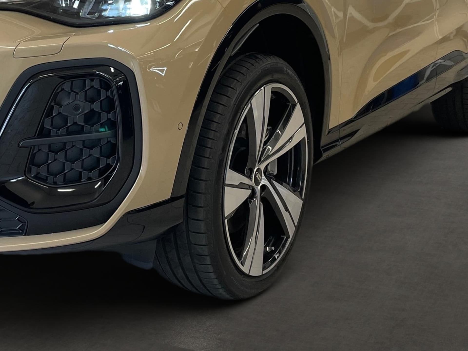 Audi Q5 Sportback edition one