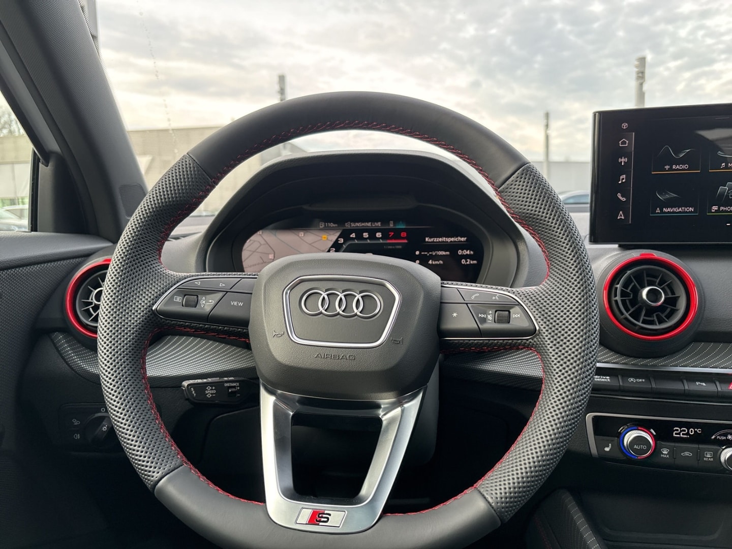 Bild über Audi SQ2 TFSI quattro S tronic - für weitere Informationen kontaktieren Sie den Audi Partner