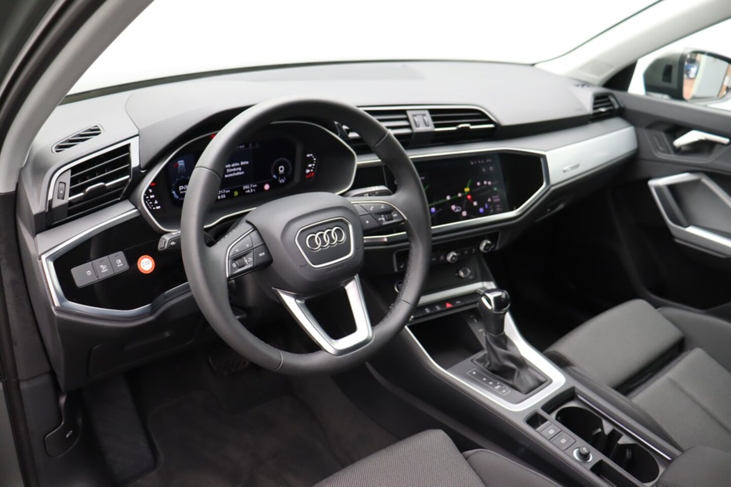 Bild über Audi Q3 advanced 35 TFSI S tronic - für weitere Informationen kontaktieren Sie den Audi Partner