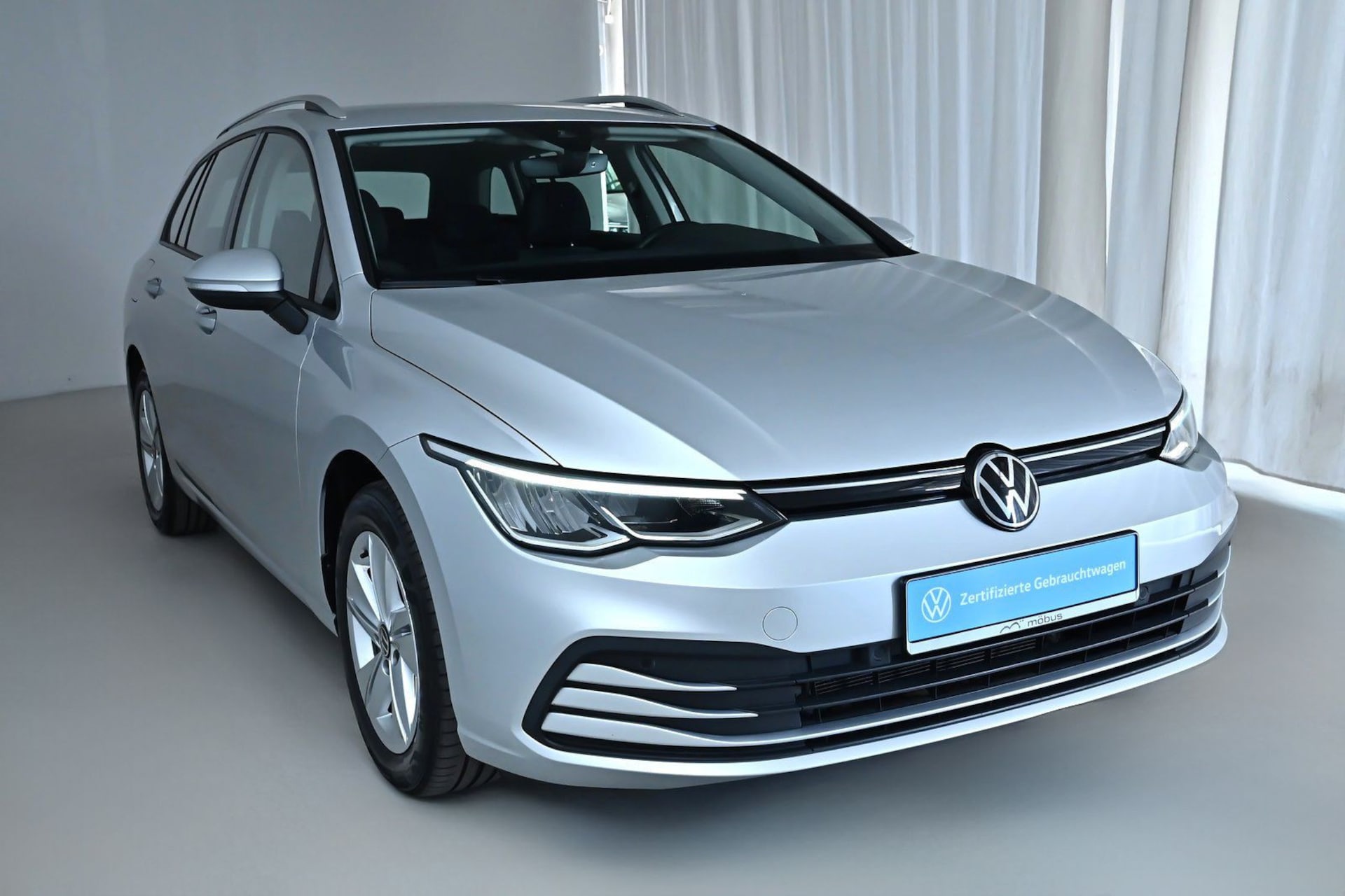Volkswagen Golf Variant Life