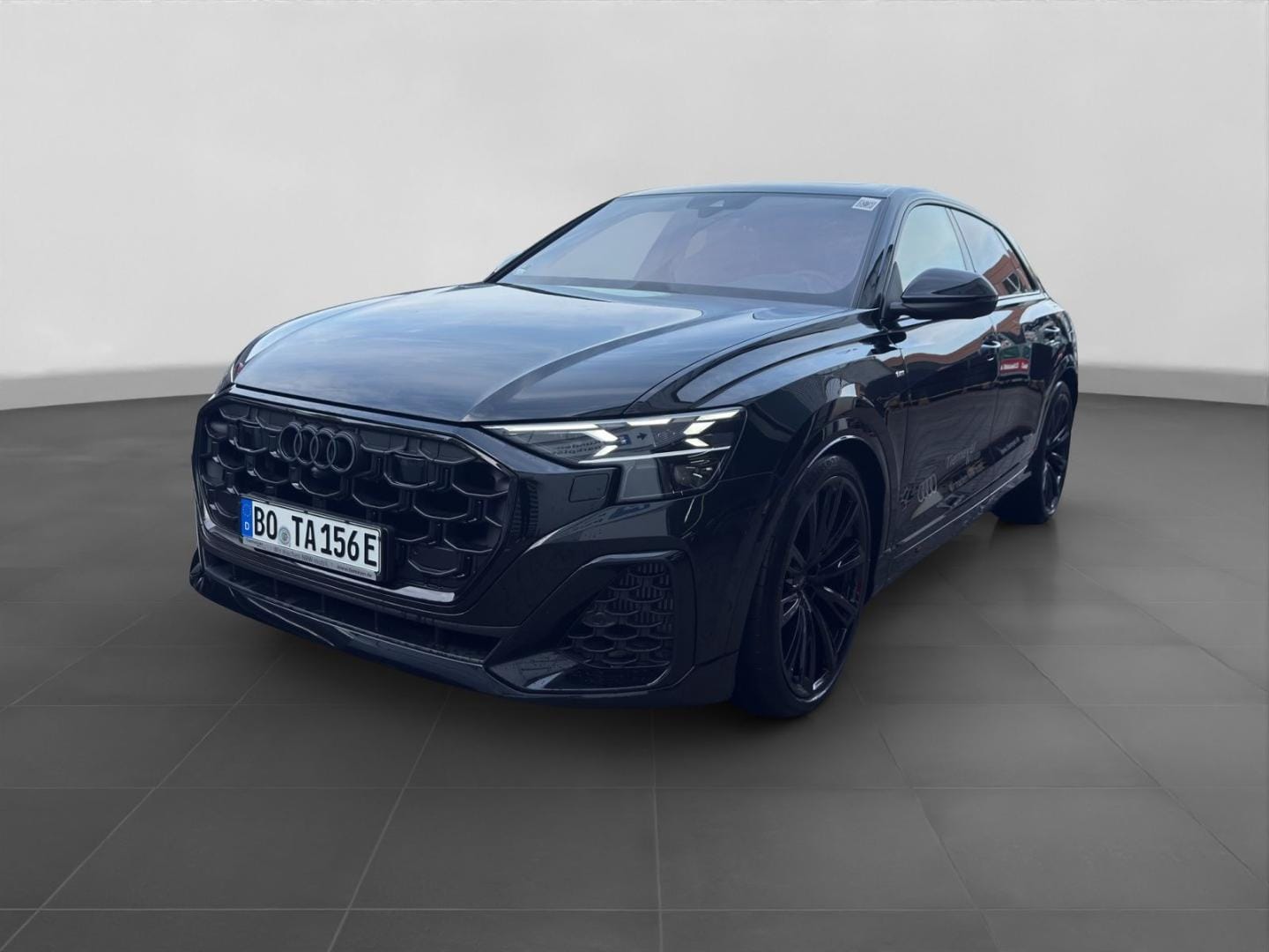 Bild über Audi Q8 SUV TFSI e S line business TFSI e quattro 290 kW tiptronic - für weitere Informationen kontaktieren Sie den Audi Partner