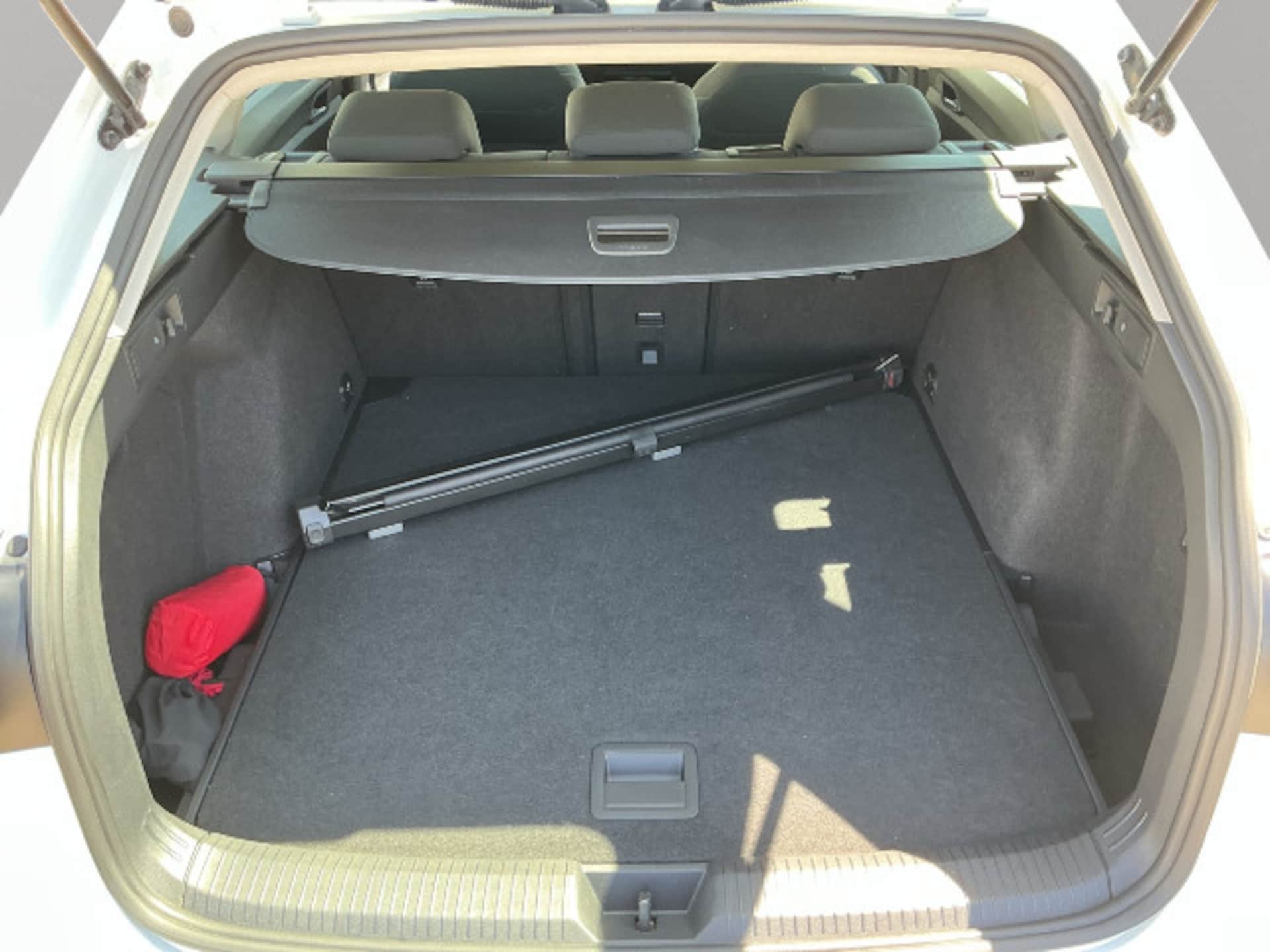 Volkswagen Golf Variant Life