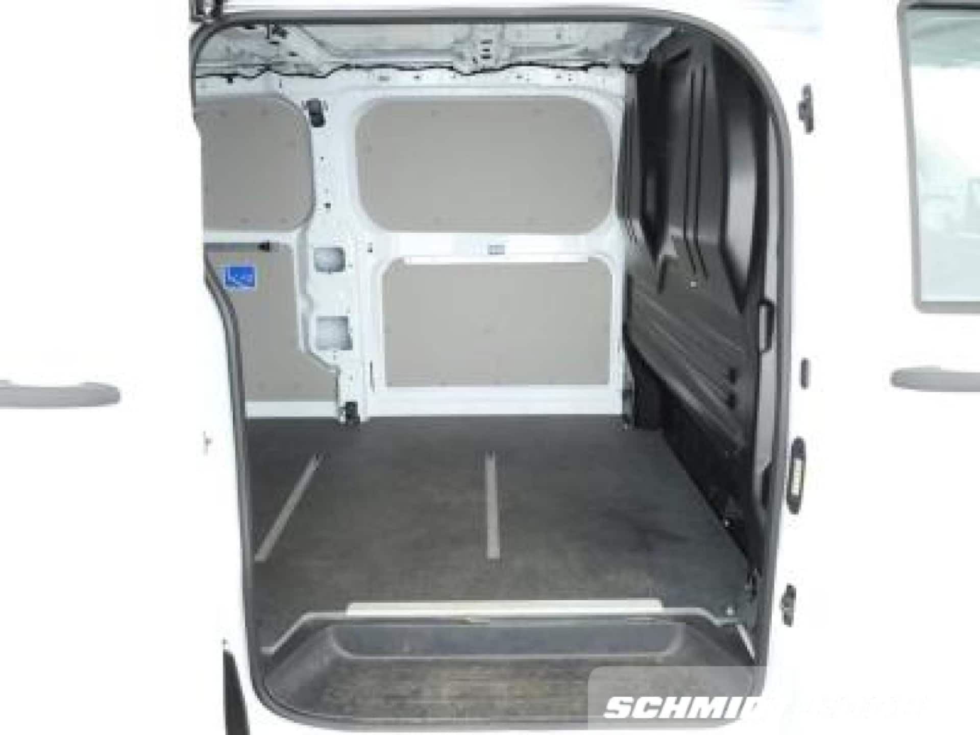Volkswagen Transporter Kasten langer Radstand