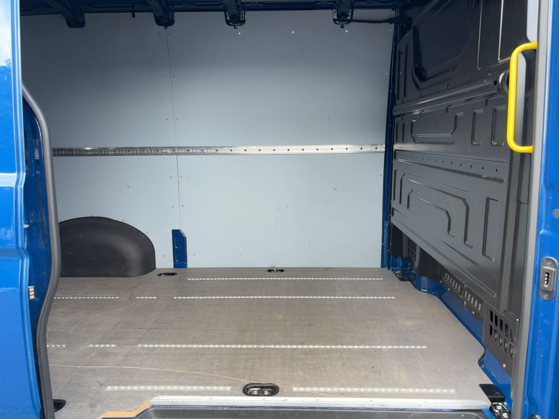 Volkswagen Crafter Kasten mittlerer Radstand