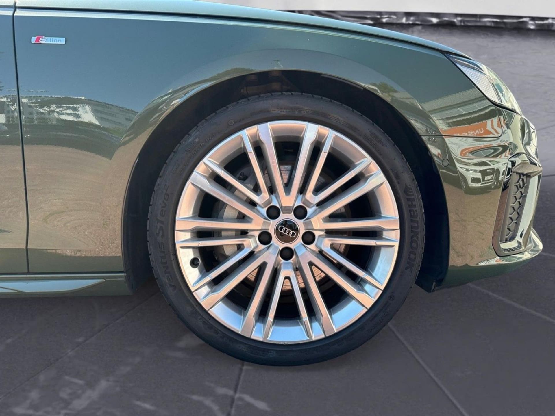 Audi A4 Avant S line