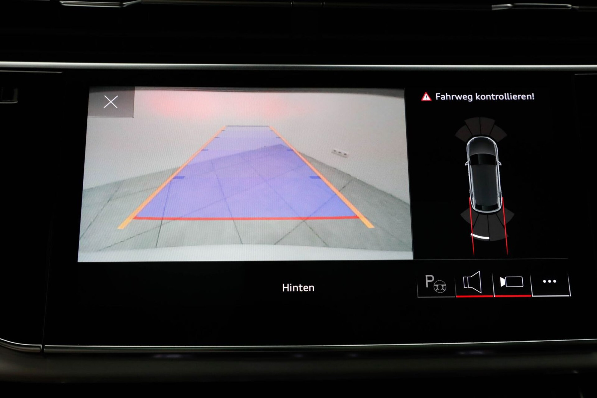 Audi SQ8 SUV