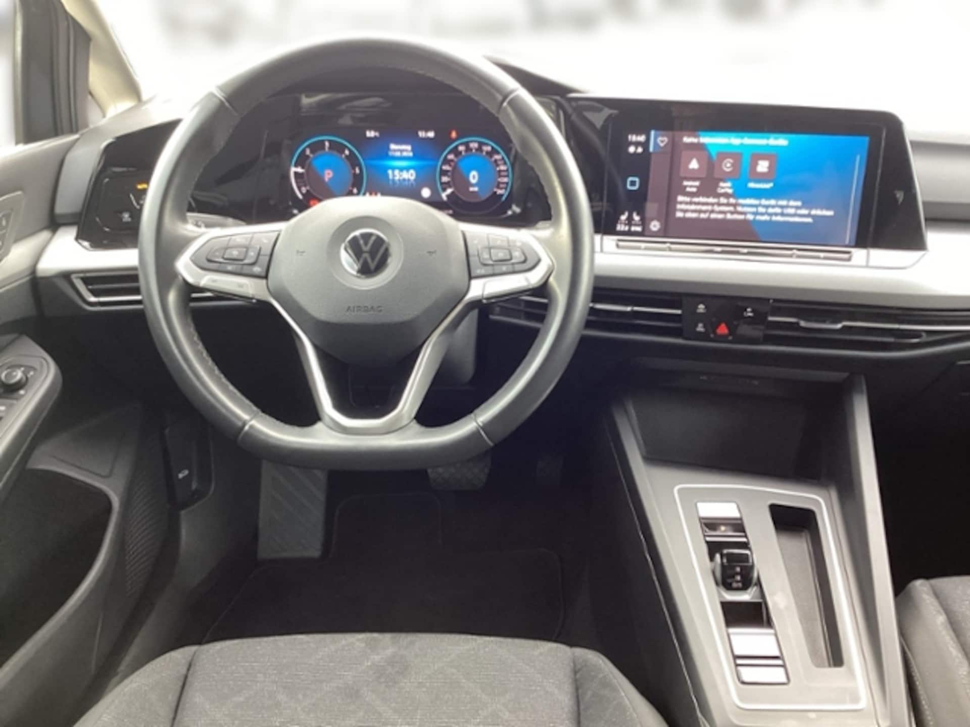 Volkswagen Golf Variant Life