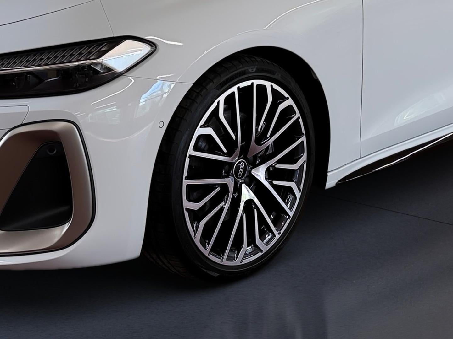Bild über Audi A5 Limousine TDI 150 kW S tronic - für weitere Informationen kontaktieren Sie den Audi Partner