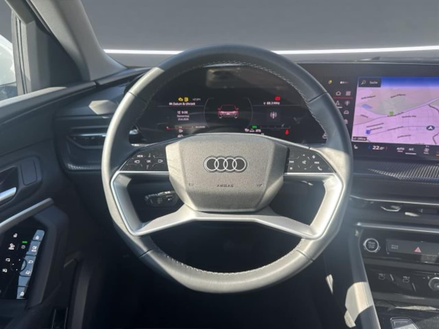 Bild über Audi Q5 SUV TFSI 150 kW S tronic - für weitere Informationen kontaktieren Sie den Audi Partner