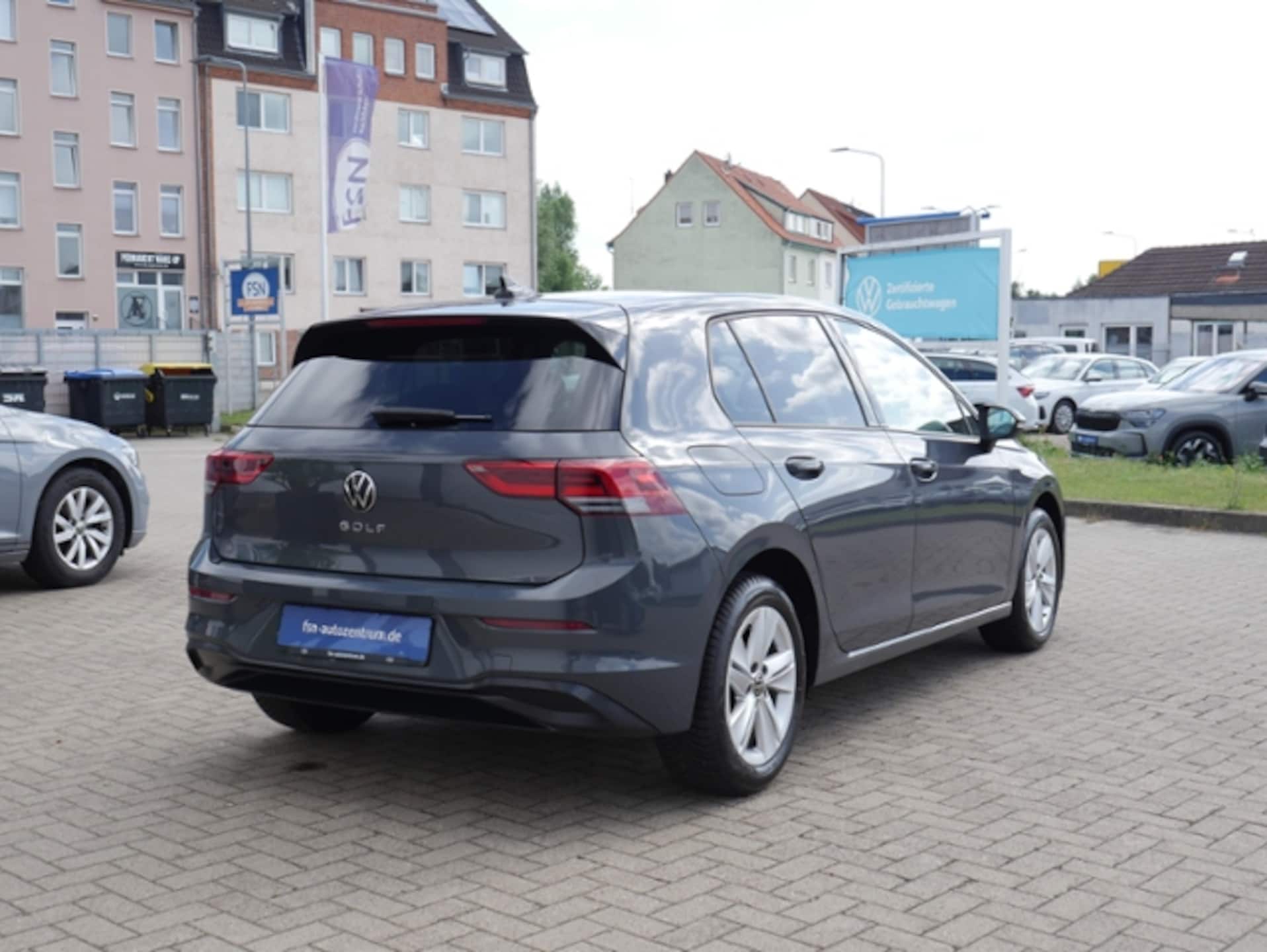 Volkswagen Golf Life