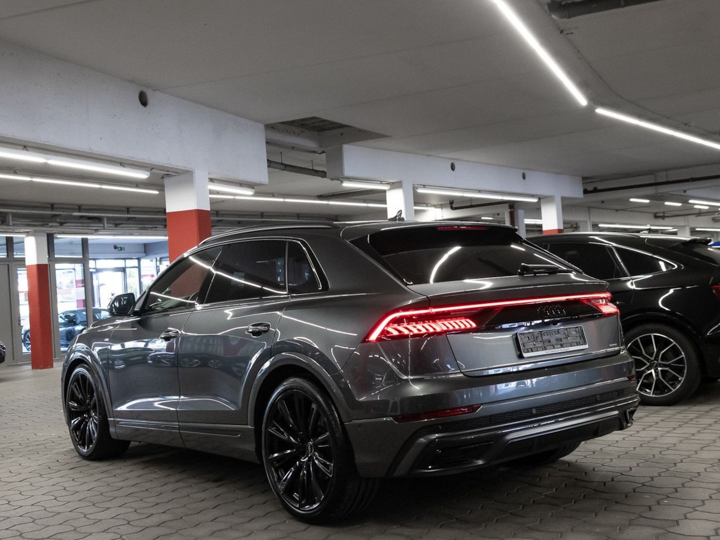 Bild über Audi Q8 competition plus 50 TDI quattro tiptronic - für weitere Informationen kontaktieren Sie den Audi Partner