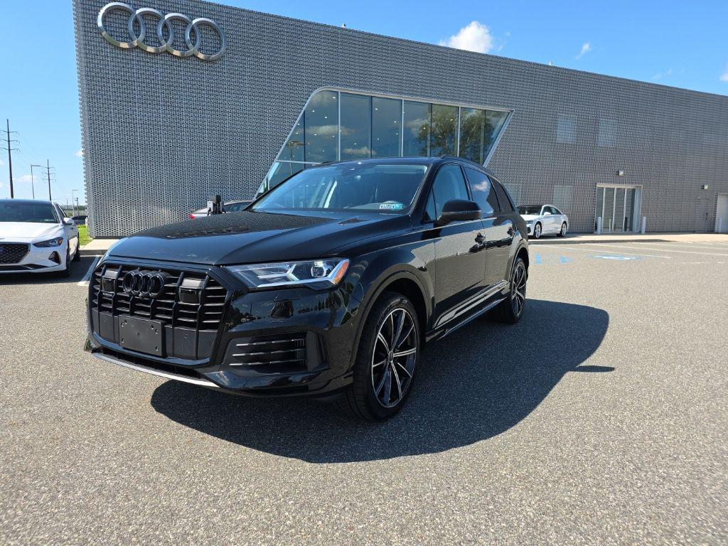 2023 Audi Q7 55 Premium Plus quattro Tiptronic's photo