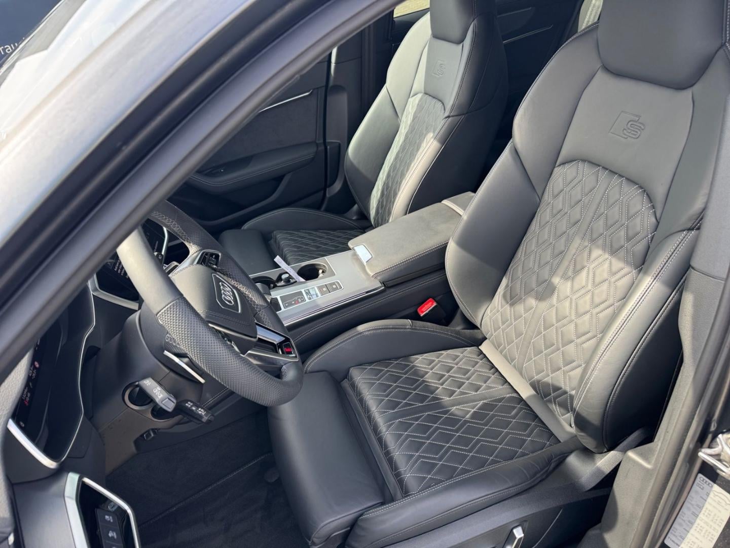 Bild über Audi S6 Avant TDI quattro tiptronic - für weitere Informationen kontaktieren Sie den Audi Partner