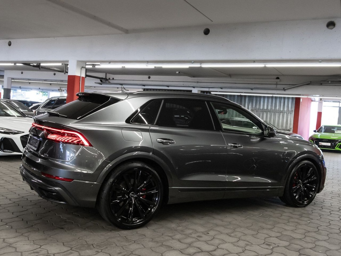 Bild über Audi Q8 competition plus 50 TDI quattro tiptronic - für weitere Informationen kontaktieren Sie den Audi Partner