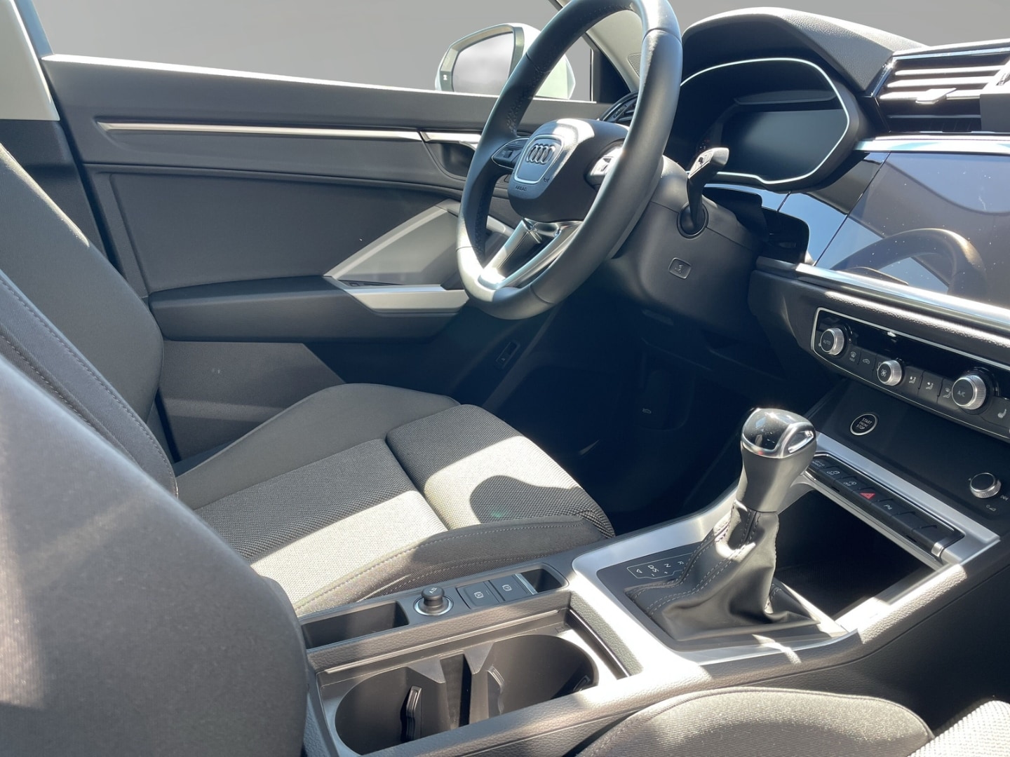 Bild über Audi Q3 Sportback TFSI 110 kW S tronic - für weitere Informationen kontaktieren Sie den Audi Partner