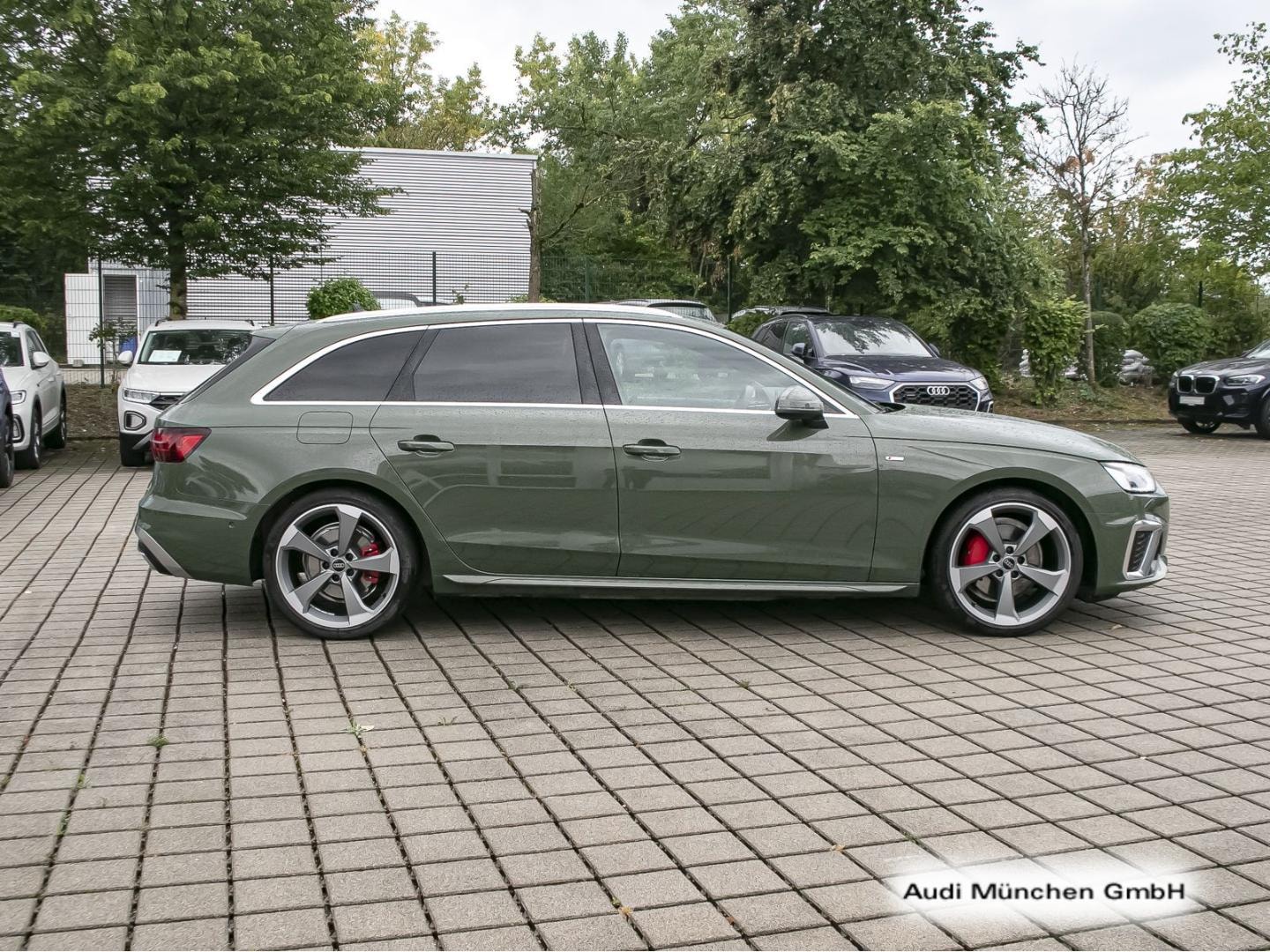 Bild über Audi A4 Avant S line 40 TFSI quattro S tronic - für weitere Informationen kontaktieren Sie den Audi Partner