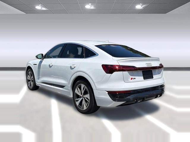 2024 Audi Q8 Sportback e-tron