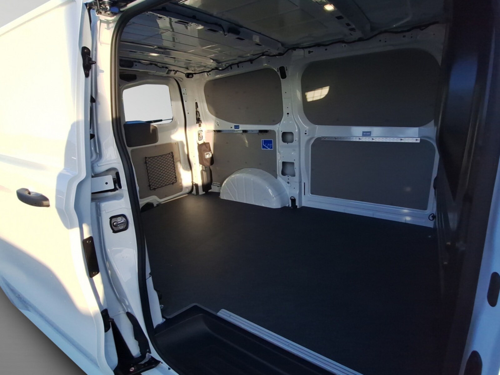 Volkswagen Transporter Kasten kurzer Radstand – Bild 21