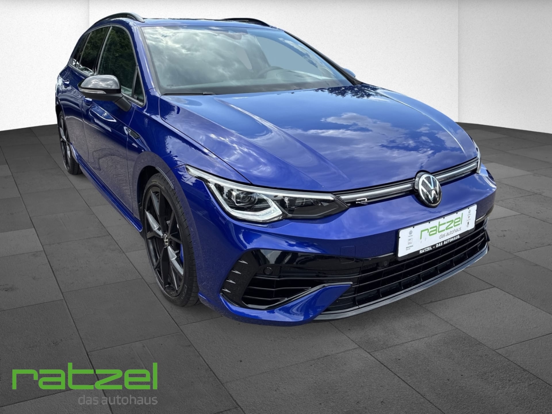 Volkswagen Golf Variant R