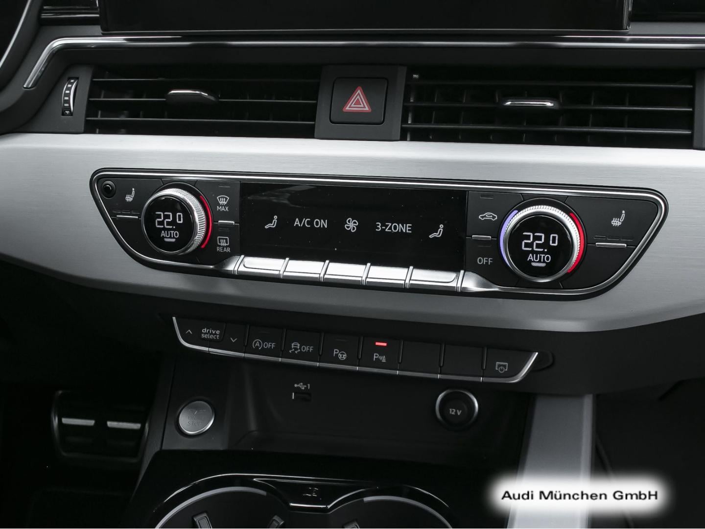 Bild über Audi A4 Avant S line 40 TFSI quattro S tronic - für weitere Informationen kontaktieren Sie den Audi Partner