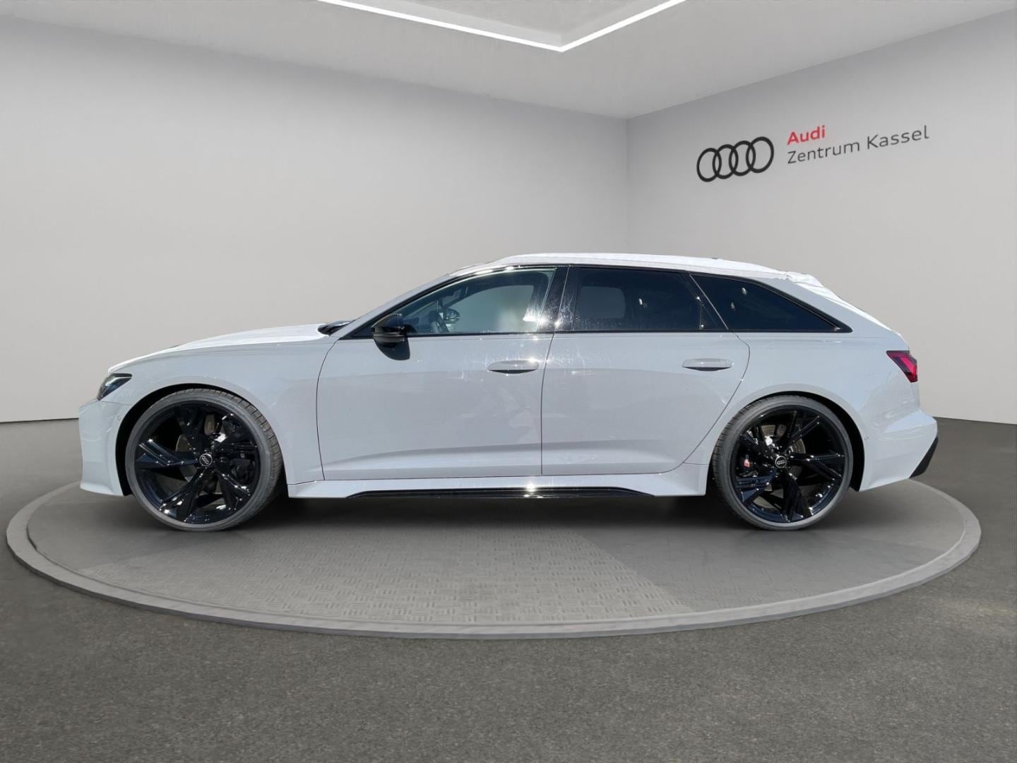 Bild über Audi RS 6 Avant TFSI quattro tiptronic - für weitere Informationen kontaktieren Sie den Audi Partner