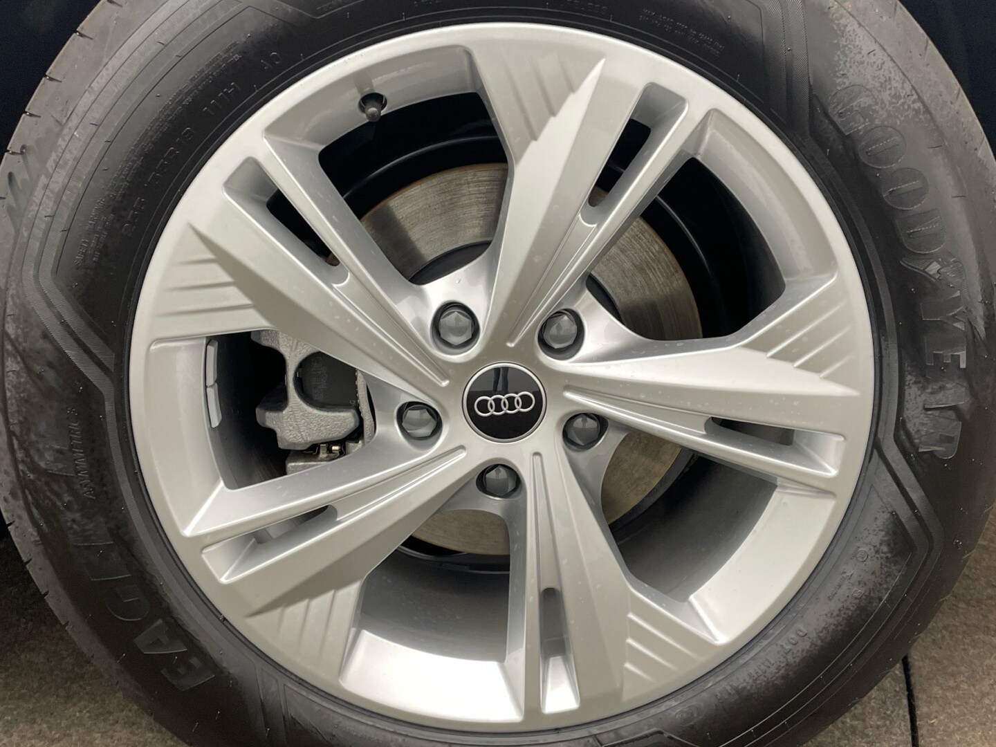 Image about Audi Q6 SUV e-tron e-tron performance