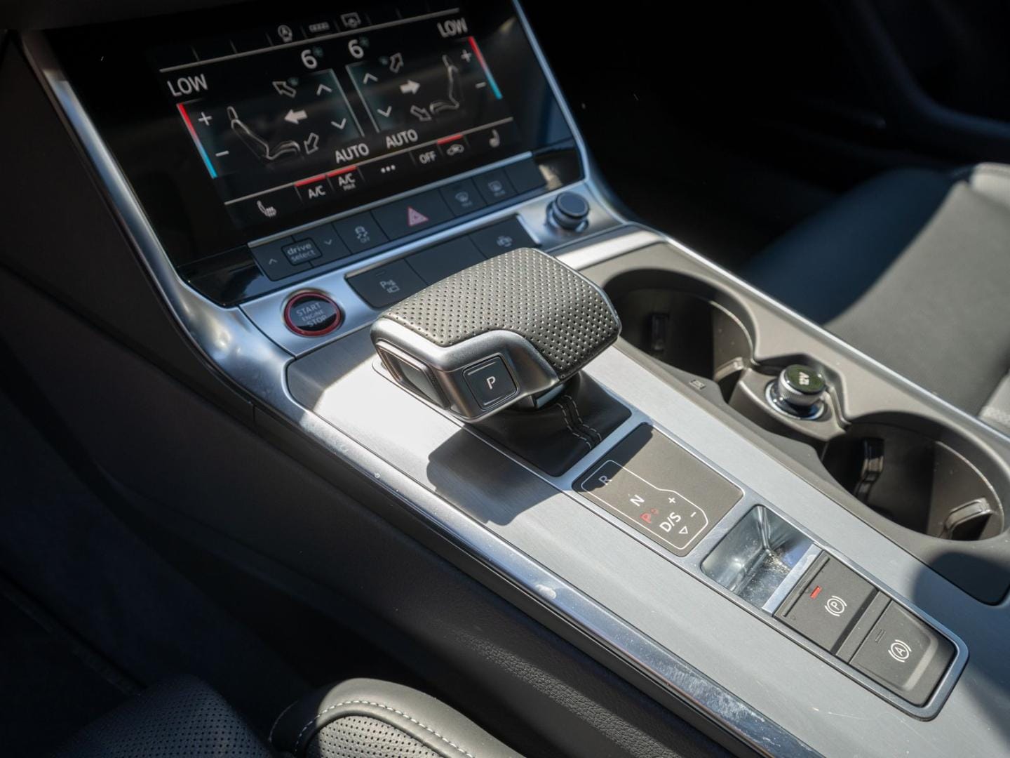 Bild über Audi S6 Avant TDI quattro tiptronic - für weitere Informationen kontaktieren Sie den Audi Partner