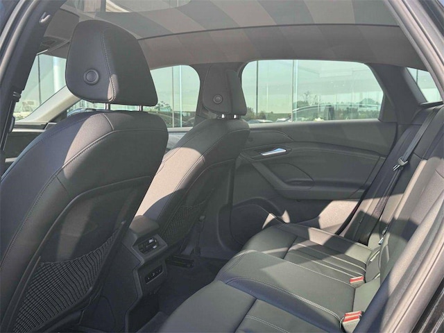 2025 Audi A6 Sportback e-tron Premium - Photo 22