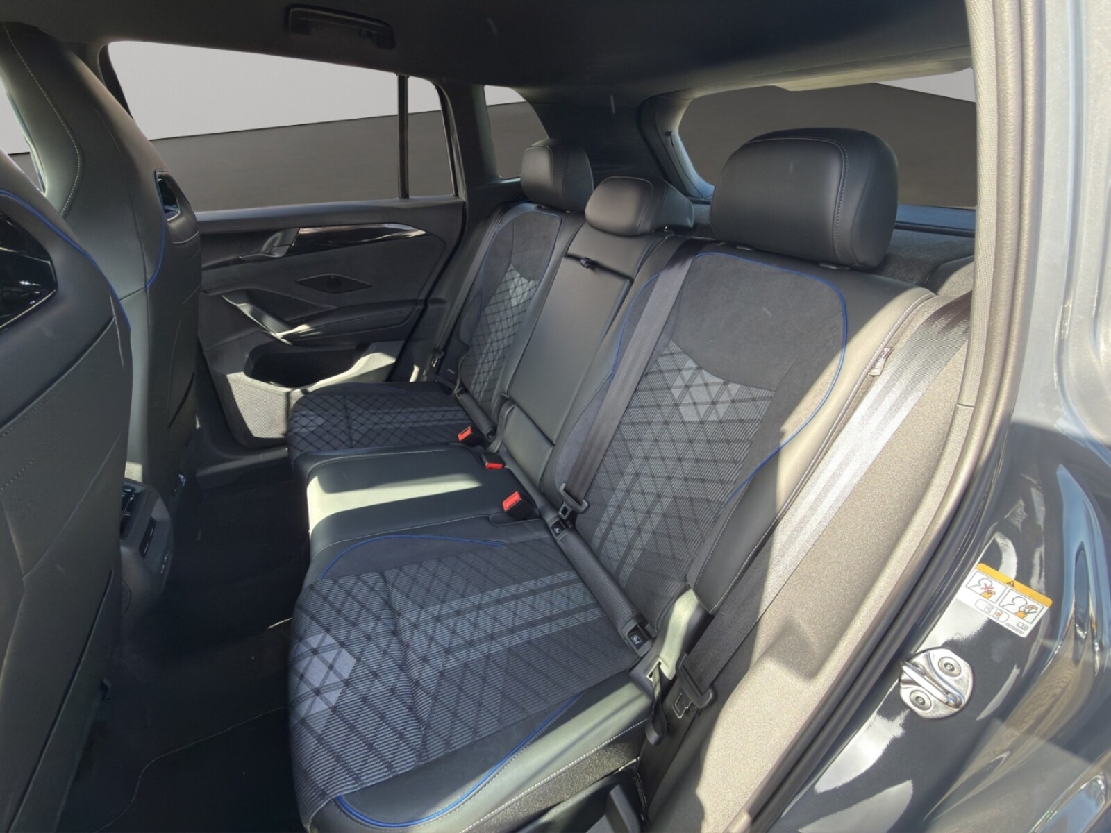 Volkswagen Tiguan – Bild 12