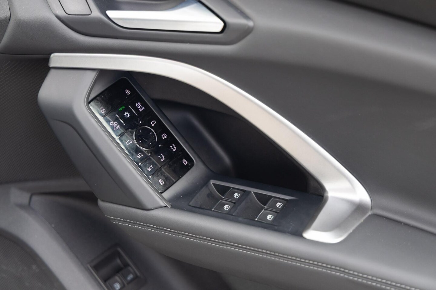 Image about Audi Q5 SUV e-hybrid quattro S tronic