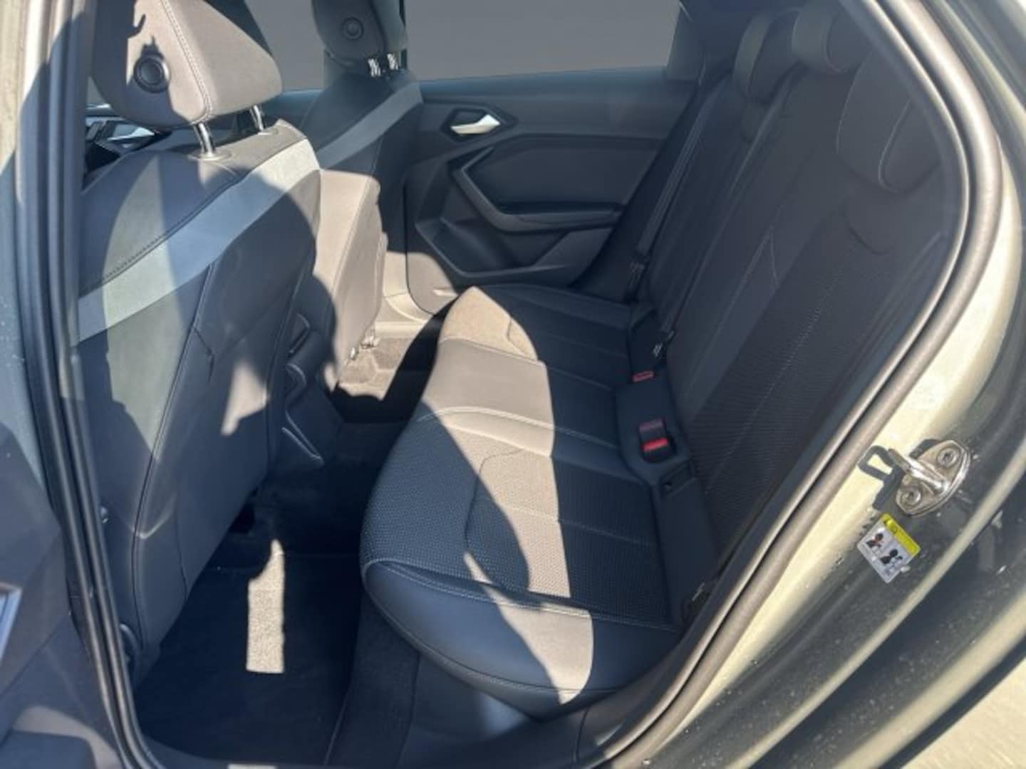 Bild über Audi A1 Sportback S line 35 TFSI S tronic - für weitere Informationen kontaktieren Sie den Audi Partner