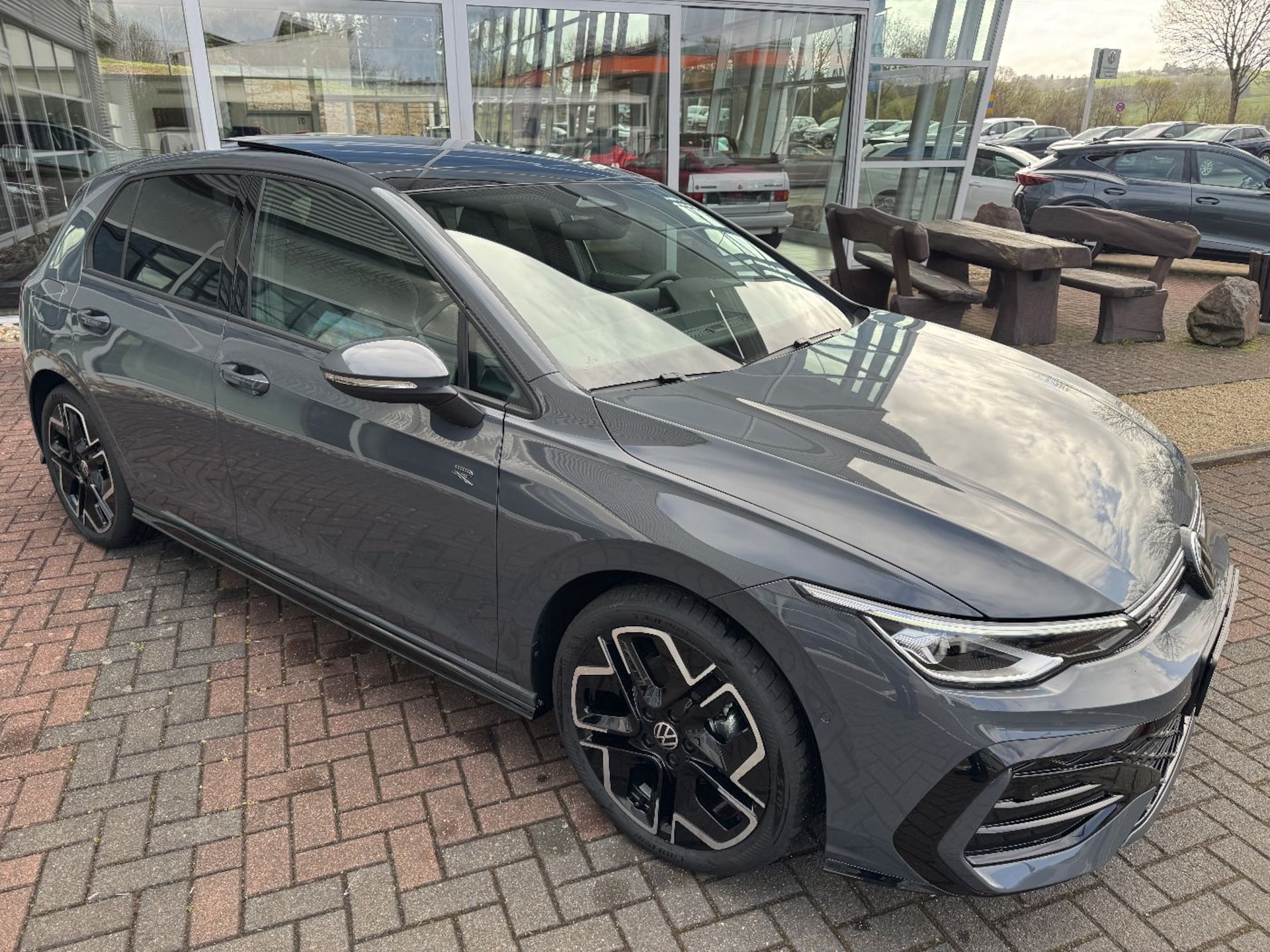Volkswagen Golf R-Line