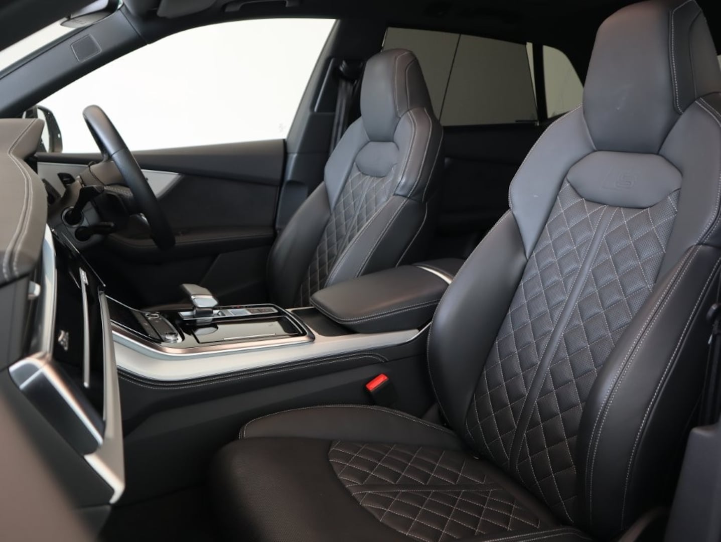 Audi Q8 SUV 50 TDI quattro 200(272) kW(PS) tiptronic for more details contact your dealer