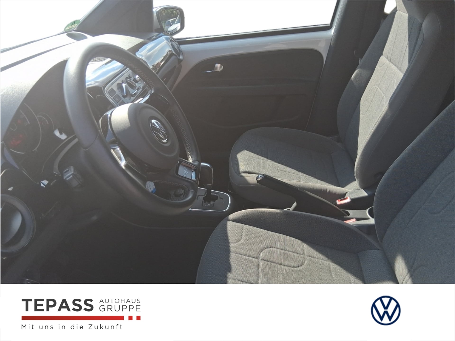 Volkswagen up! cross up!