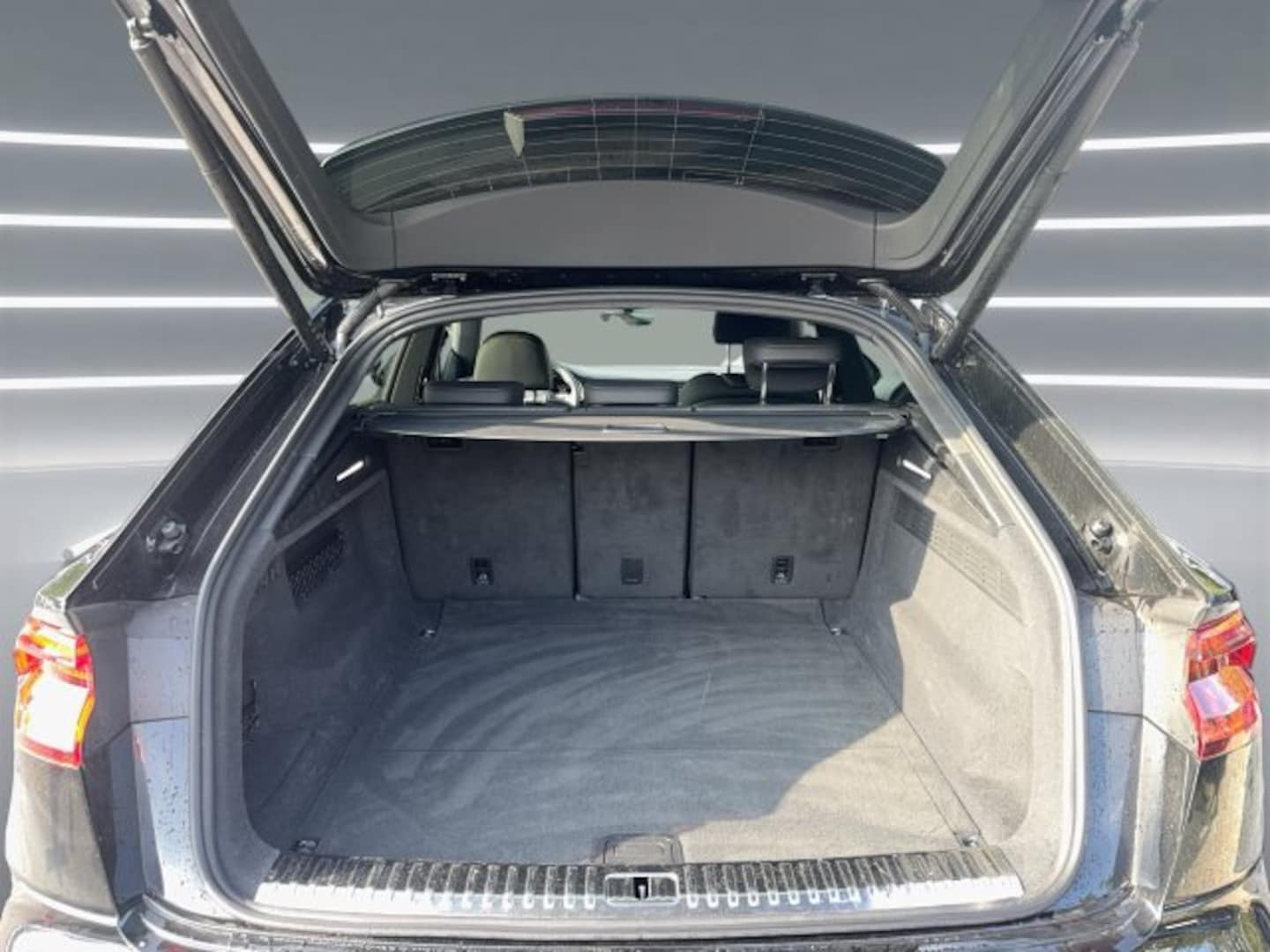 Bild über Audi SQ8 TFSI quattro tiptronic - für weitere Informationen kontaktieren Sie den Audi Partner