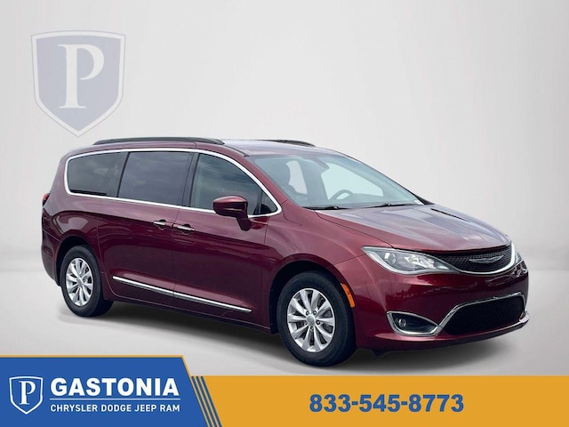 Photo of 2017 Chrysler Pacifica 