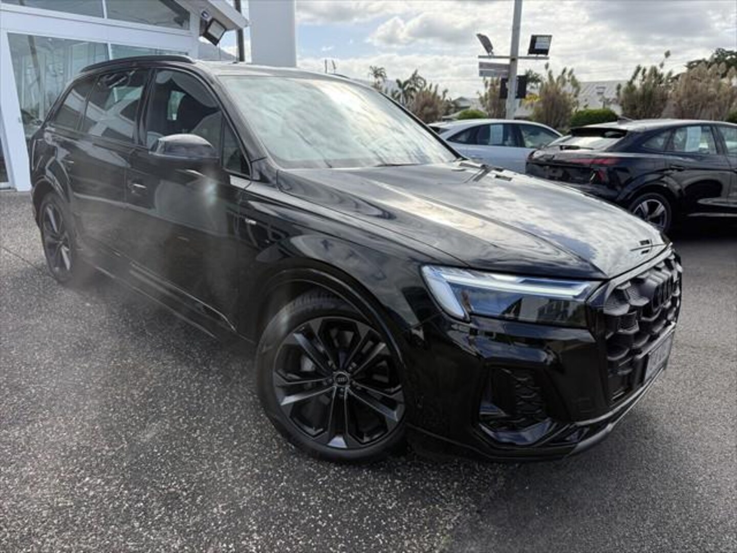 Image about Audi Q7 SUV TFSI quattro tiptronic