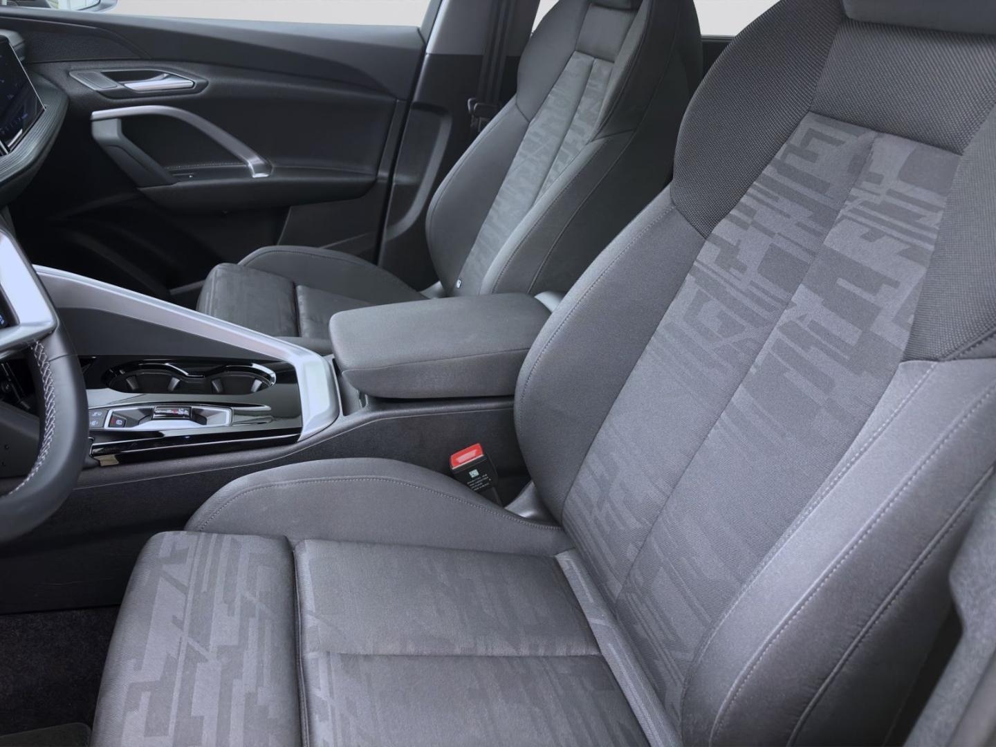 Bild über Audi Q5 SUV TDI quattro 150 kW S tronic - für weitere Informationen kontaktieren Sie den Audi Partner